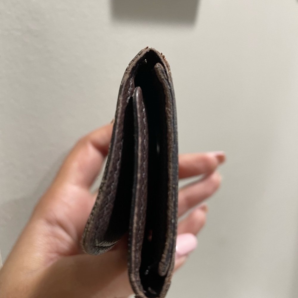 Louis Vuitton Key Holder with Gold Button - Picture 3 of 6